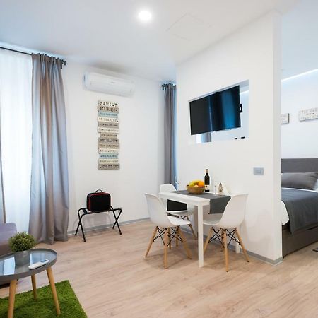 H4U Smart Deluxe Appartement Zagreb Buitenkant foto