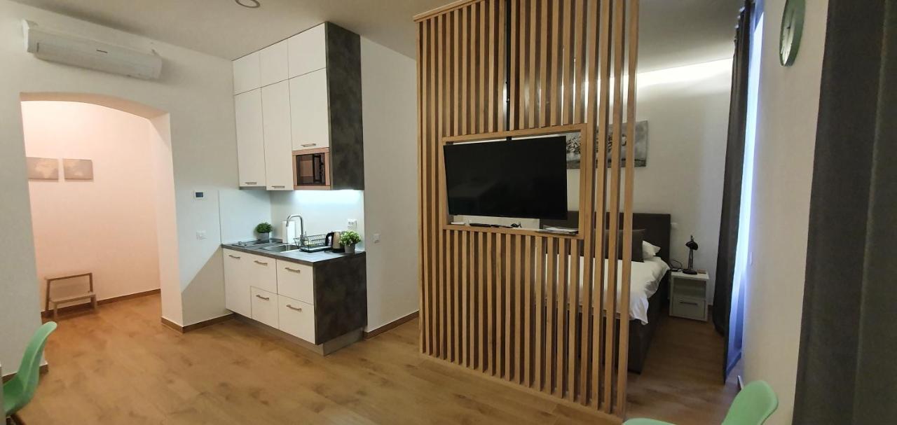 H4U Smart Deluxe Appartement Zagreb Buitenkant foto