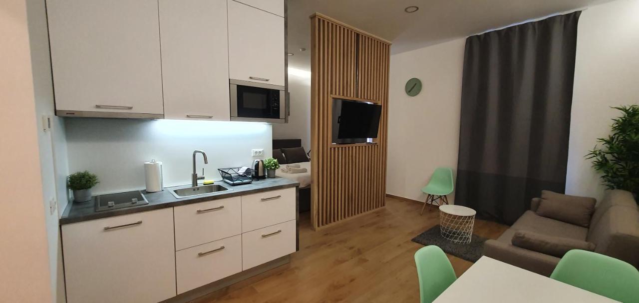 H4U Smart Deluxe Appartement Zagreb Buitenkant foto
