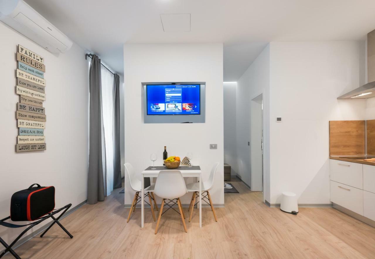 H4U Smart Deluxe Appartement Zagreb Buitenkant foto