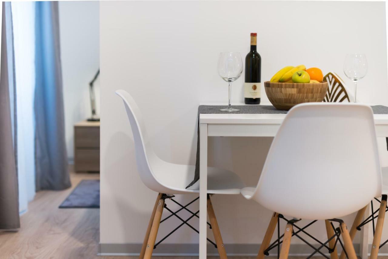 H4U Smart Deluxe Appartement Zagreb Buitenkant foto