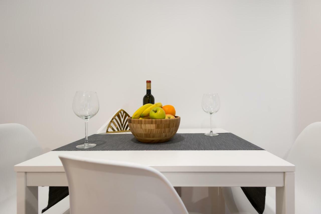 H4U Smart Deluxe Appartement Zagreb Buitenkant foto