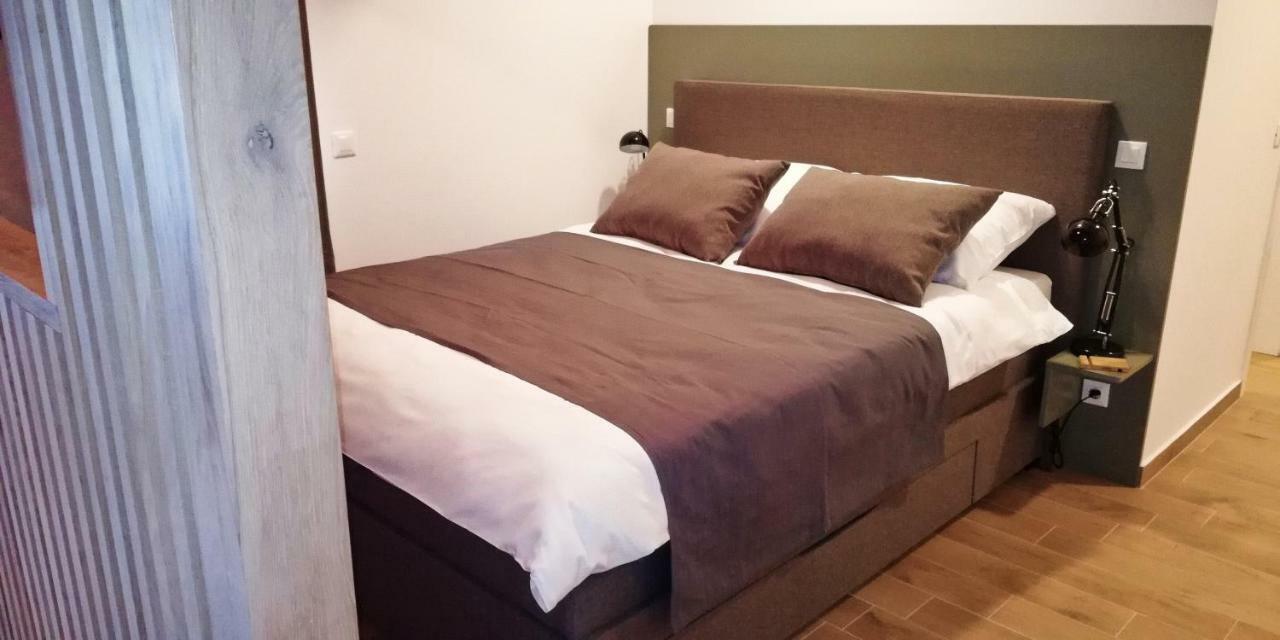 H4U Smart Deluxe Appartement Zagreb Buitenkant foto